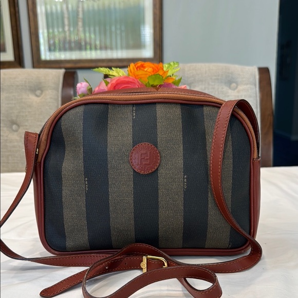 Authentic Fendi Brown Leather Crossbody bag - Picture 1 of 15